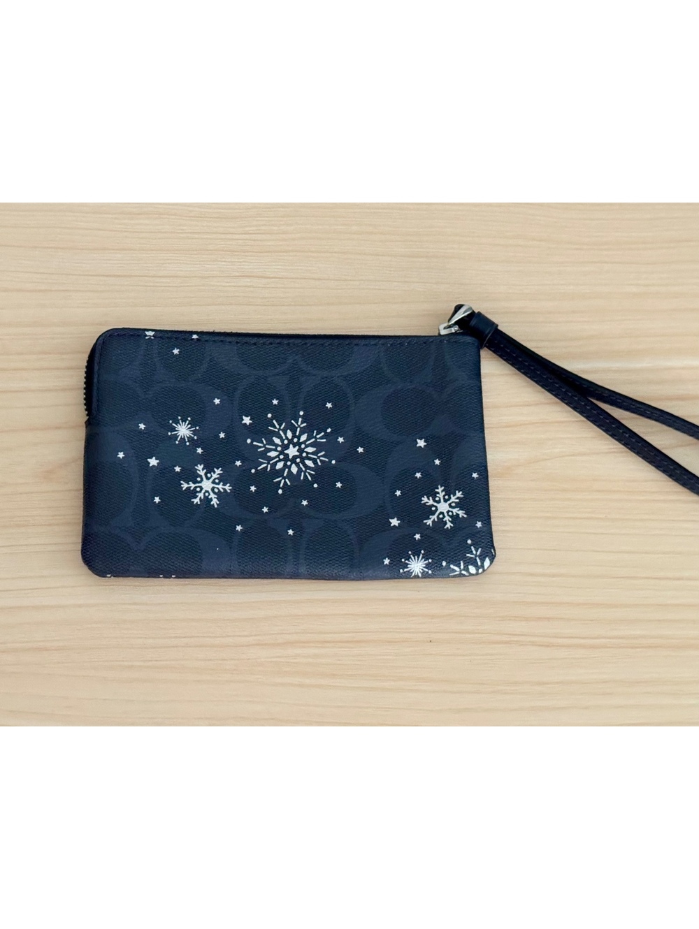 Coach Snowflake Star Signature Wristlet navy blue Silver Holiday Zip Pouch - Picture 3 of 8